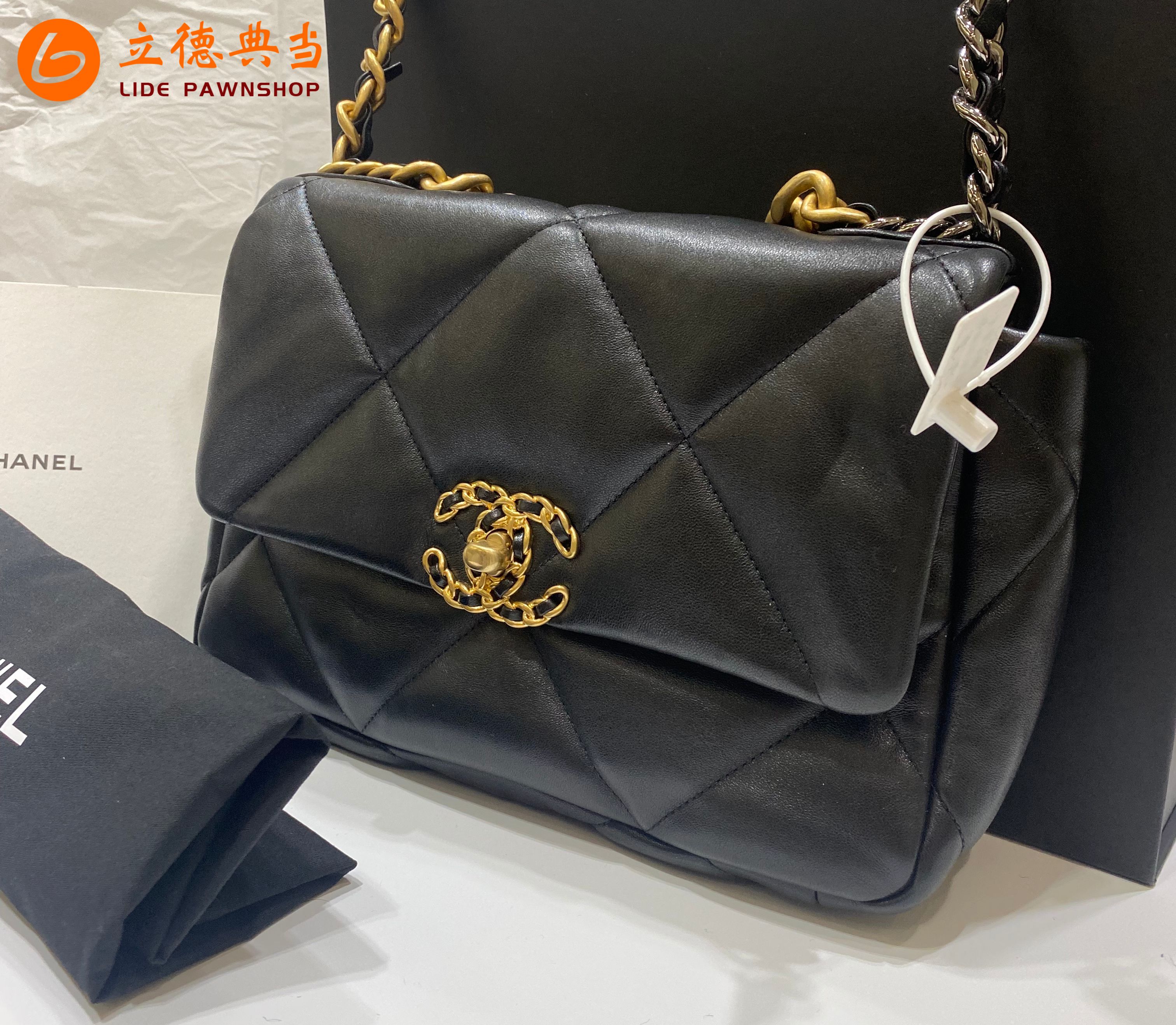 花巨资变美却陷经济危机，一个决定让她快速回血